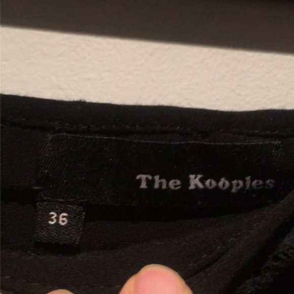 The Kooples - black+blue lace mini skirt, size S - Picture 5 of 7